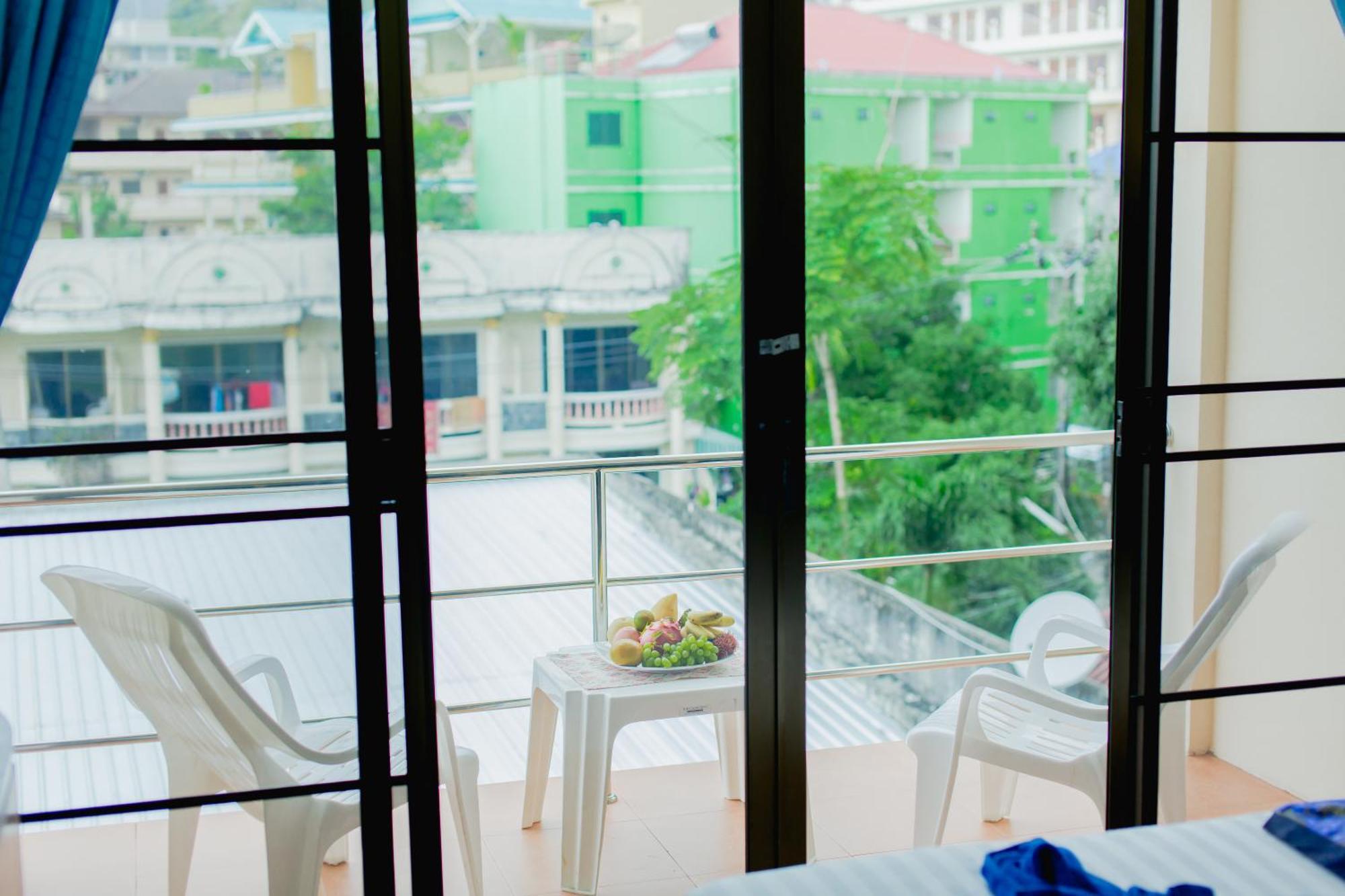 Rk Guesthouse Patong Exteriör bild