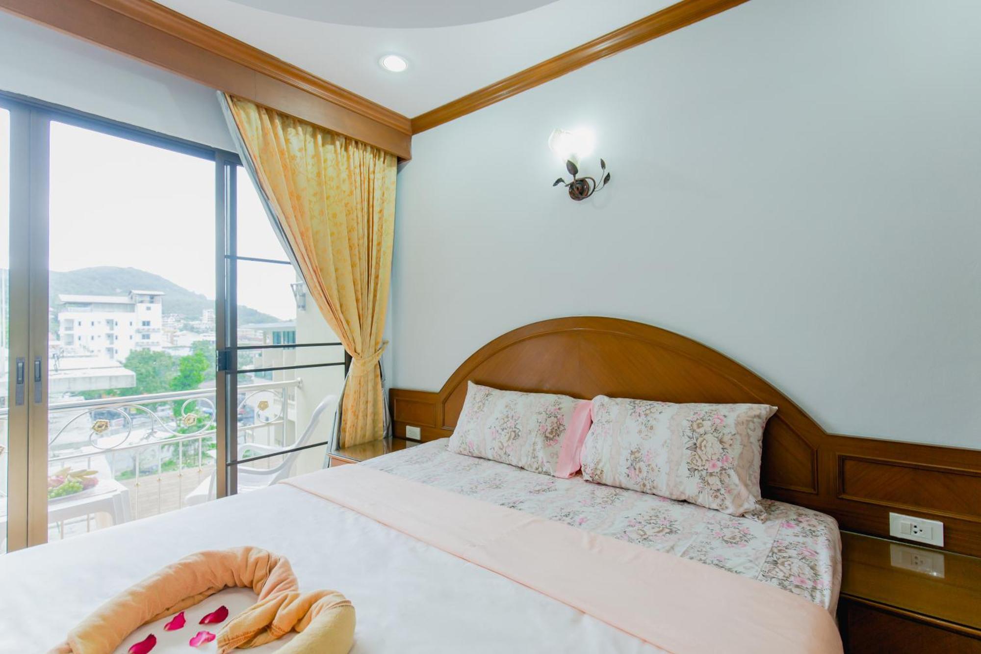 Rk Guesthouse Patong Exteriör bild