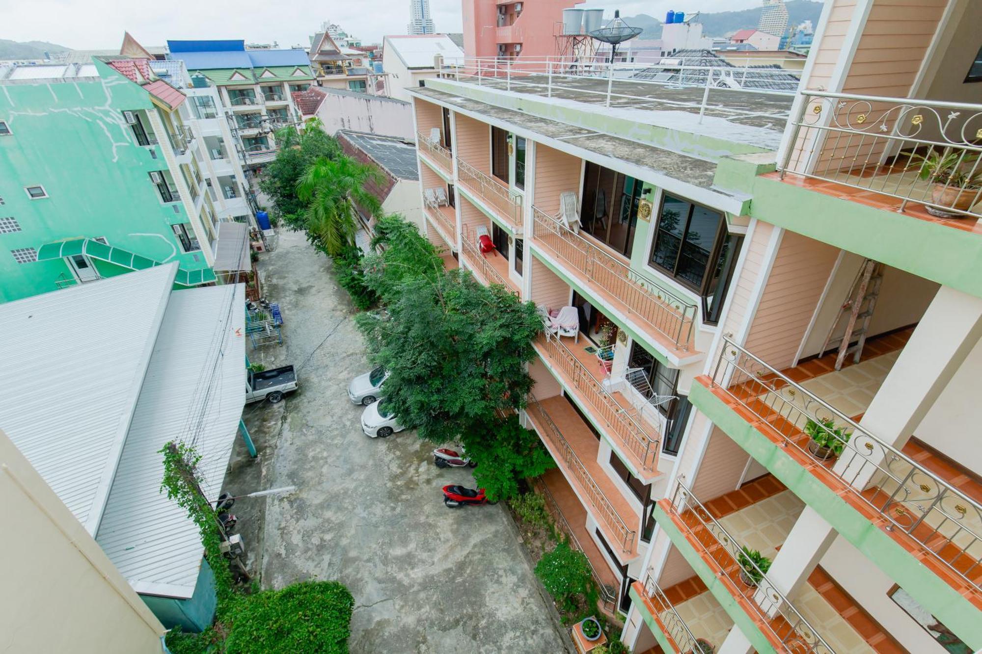 Rk Guesthouse Patong Exteriör bild