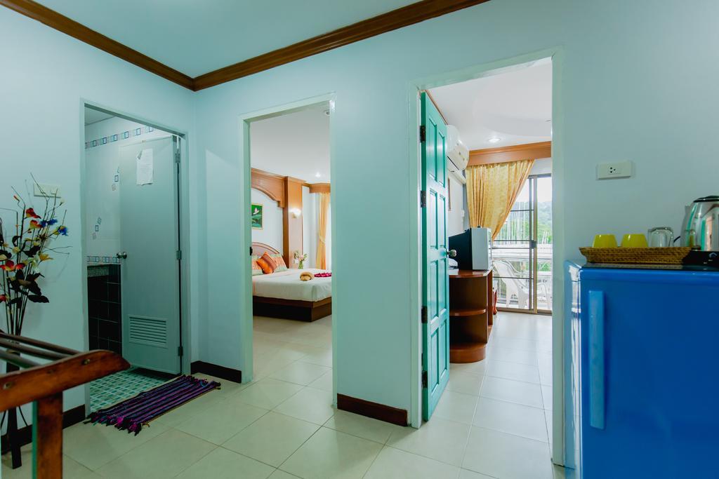Rk Guesthouse Patong Exteriör bild