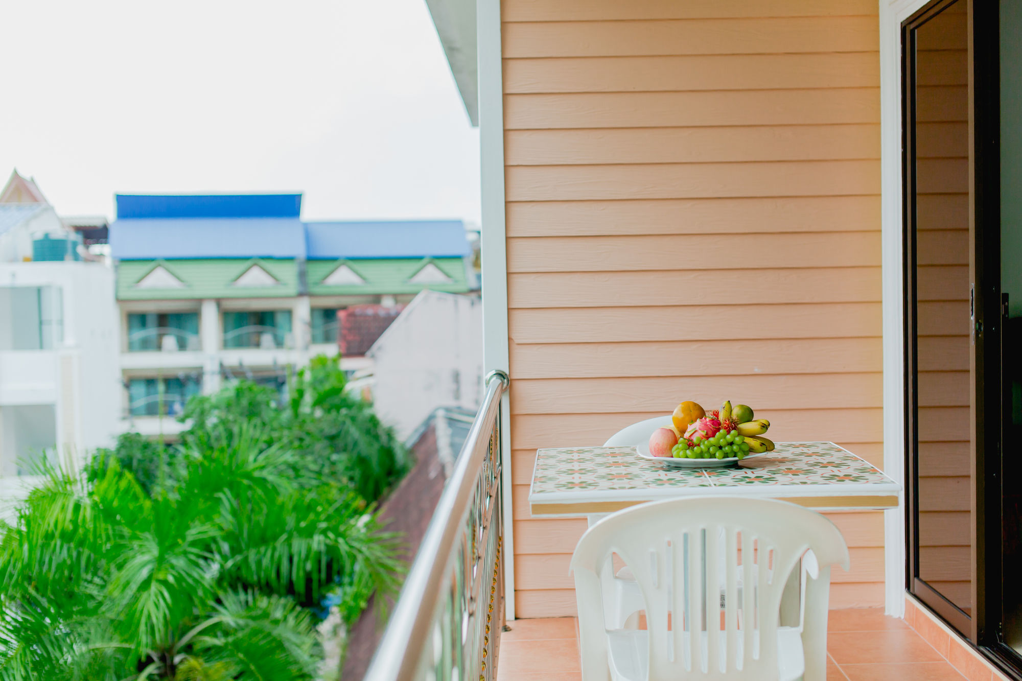 Rk Guesthouse Patong Exteriör bild