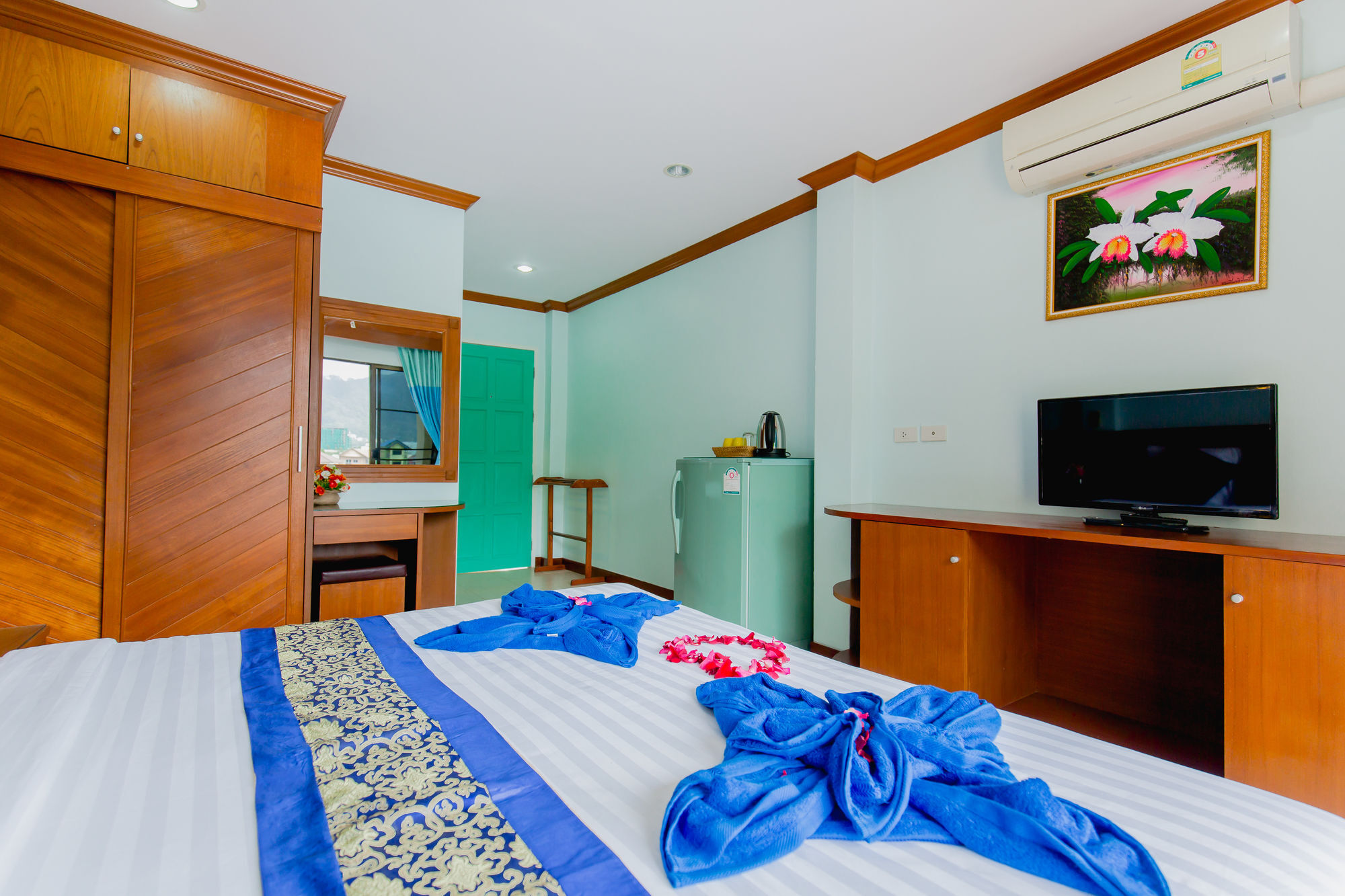 Rk Guesthouse Patong Exteriör bild